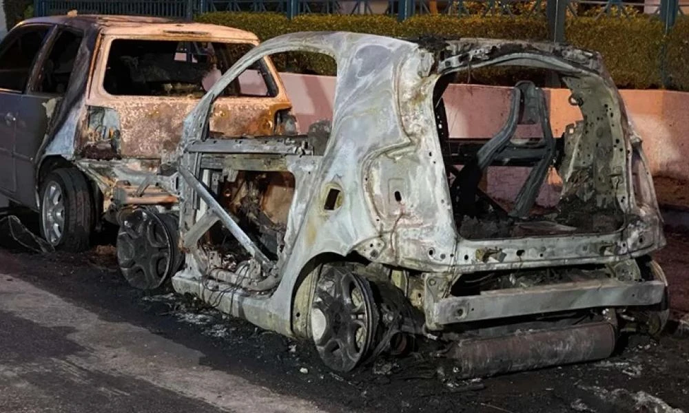 Αθήνα: Μπαράζ εμπρησμών τη νύχτα - Καταστράφηκαν οκτώ αυτοκίνητα